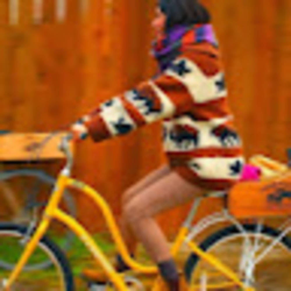 Meet your Posher, Tia